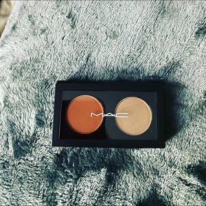 MAC cosmetics eyeshadows in Patina and Saddle
